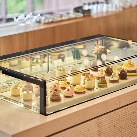 Hotel Royal Chiao Hsi Jiaoxi Exterior foto A pastry display case